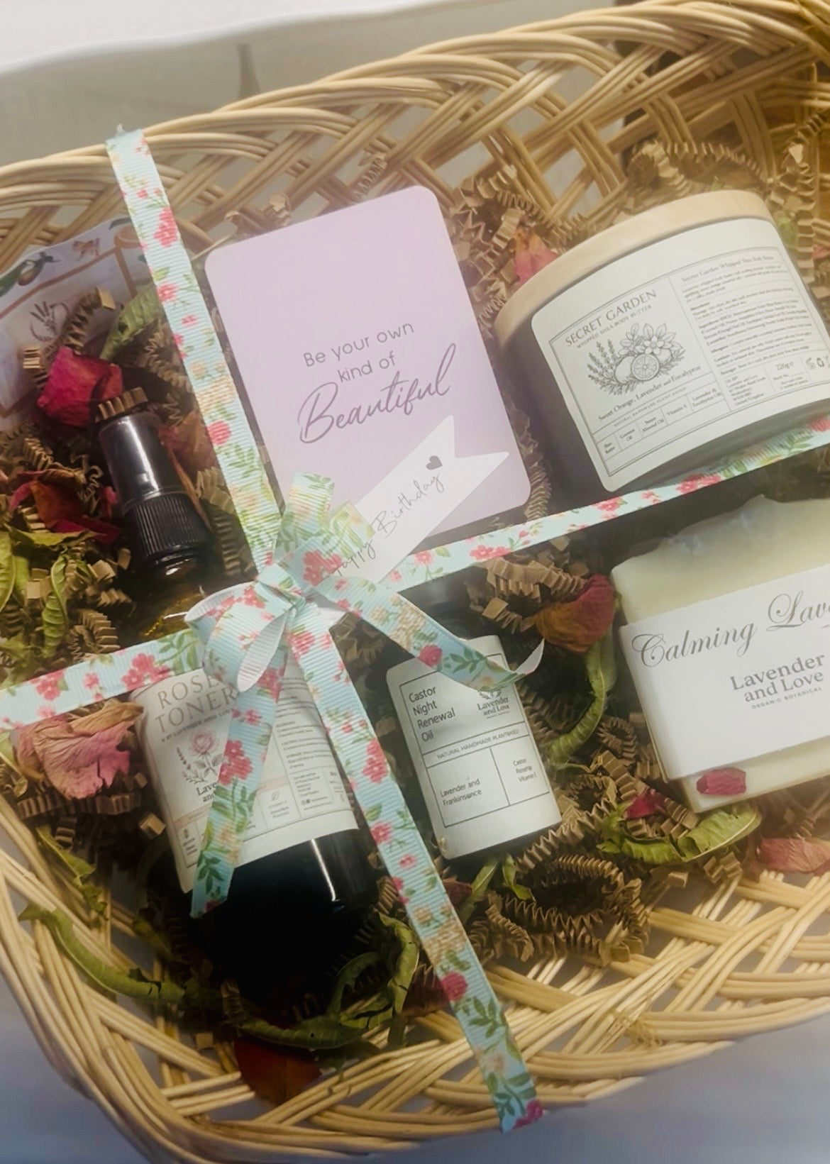 Gift set basket of products