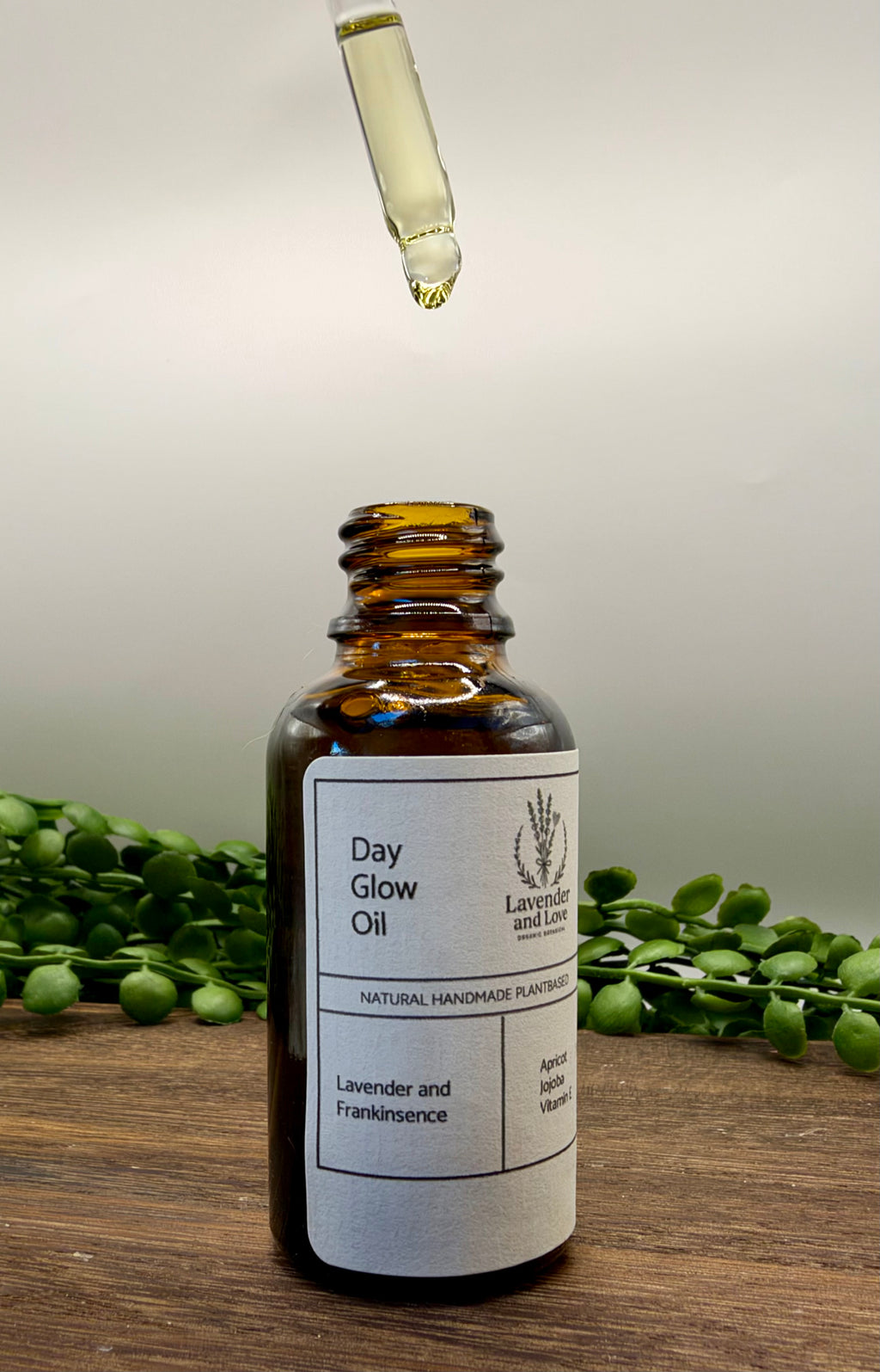 Day glow and Castor Night Renewal - face oil duo
